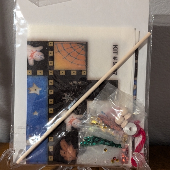 Fall Cat Sequin Banner Craft Kit - Picture 6 of 7